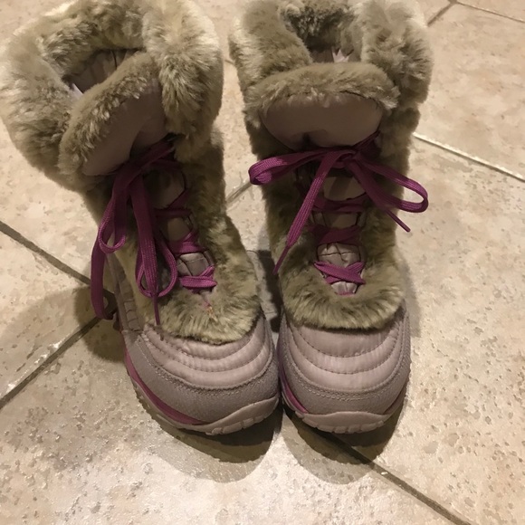 Columbia boots - Picture 2 of 4